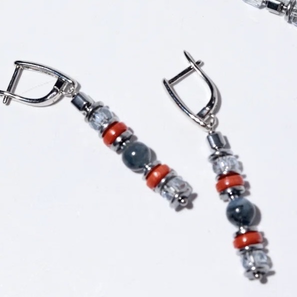 Серьги "Лариат с аквамарином, кианитом и кораллом"
